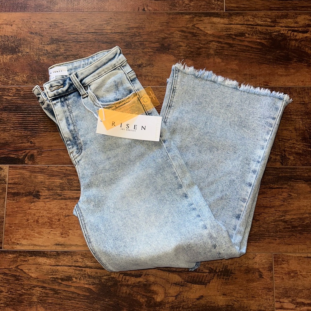 NWT Risen wide leg distressed jeans- size 3 ankle length